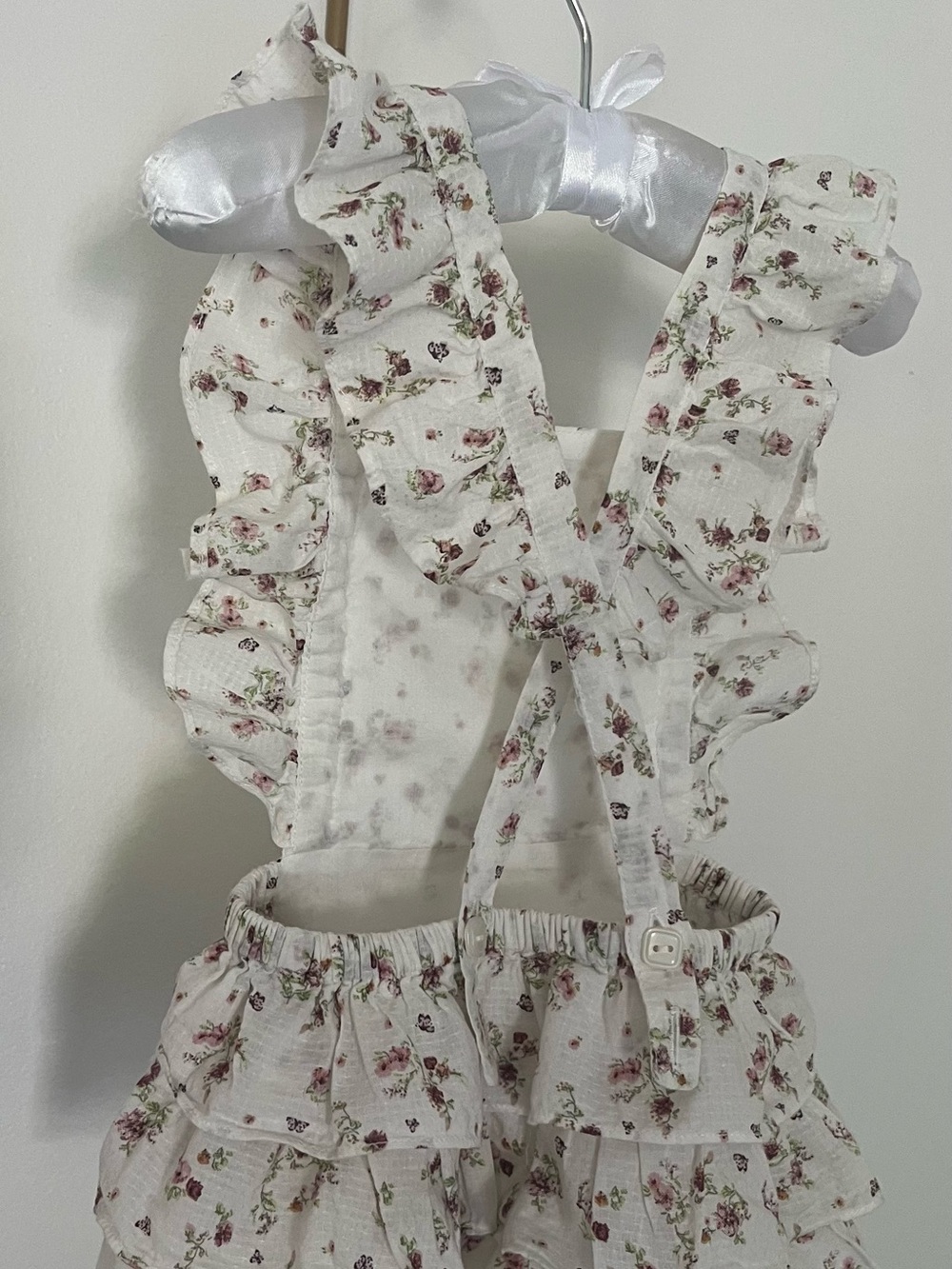 Jamie Kay White and pink floral ruffled bubble romper size 6-12 months - Picture 2 of 5